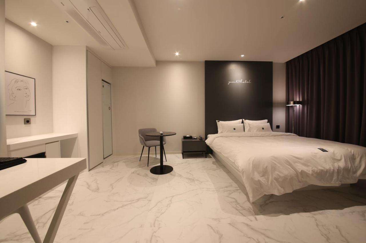Zam101 Hotel Gimhae Extérieur photo