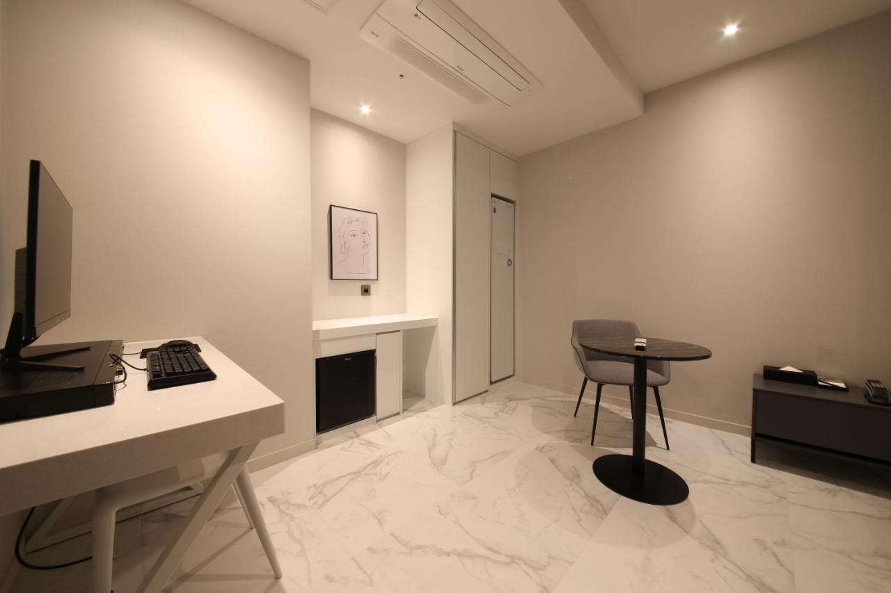 Zam101 Hotel Gimhae Extérieur photo