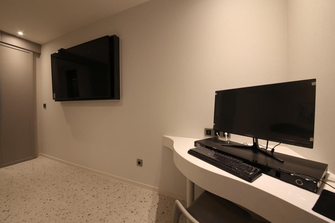 Zam101 Hotel Gimhae Extérieur photo